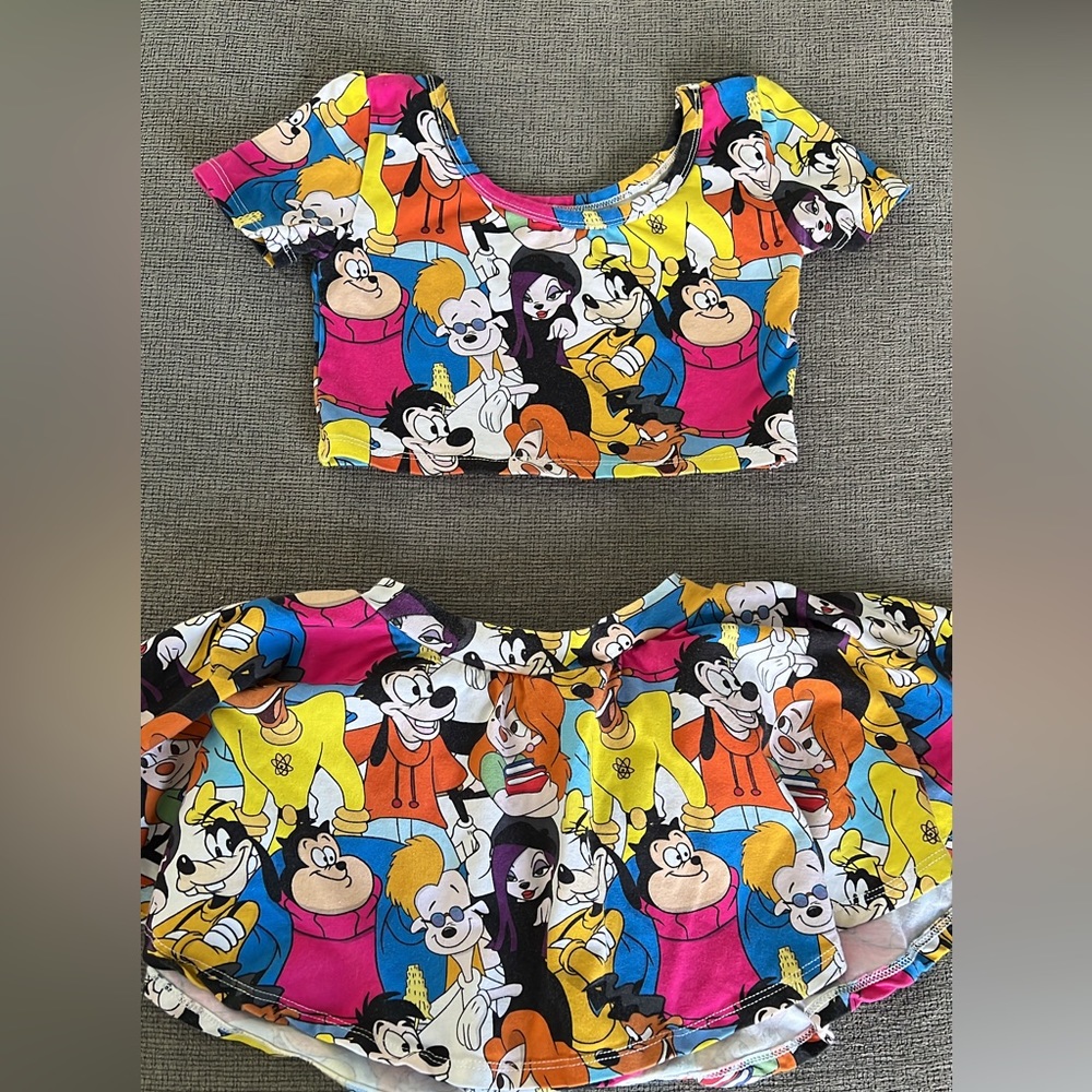 Wild Rich Kids goofy movie dress